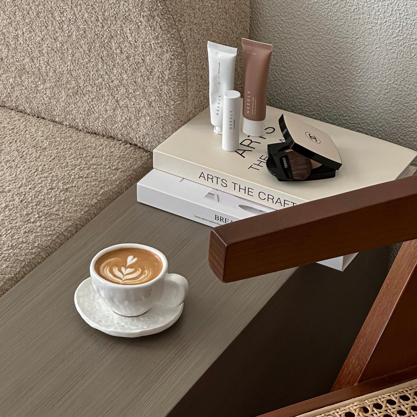 6 أكواب قهوة سيراميك مع صحن