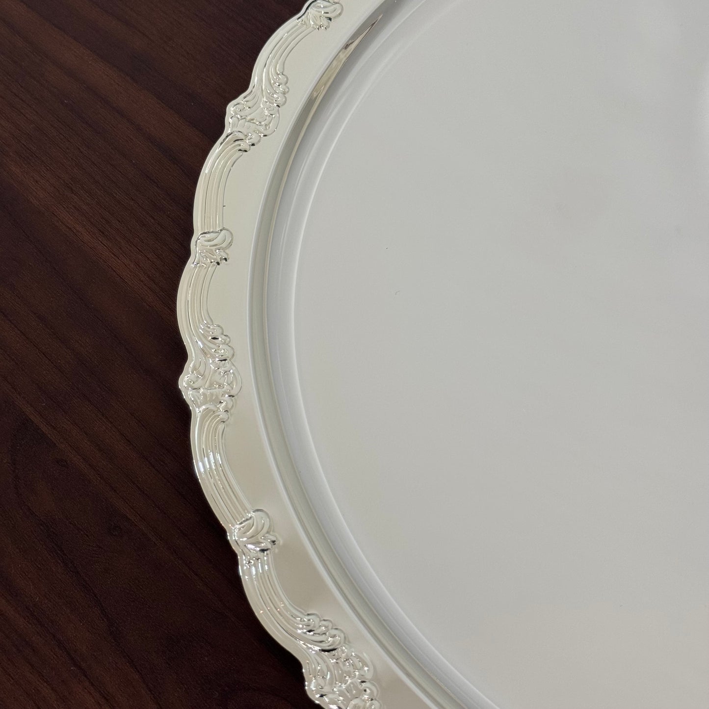 Round luxury tray