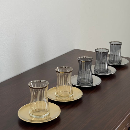 6 tea cups with saucers